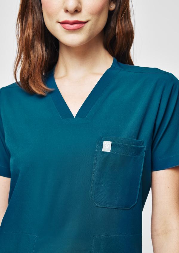 4-Pocket MoveTech® Scrub Top - Women / Pacific Tide