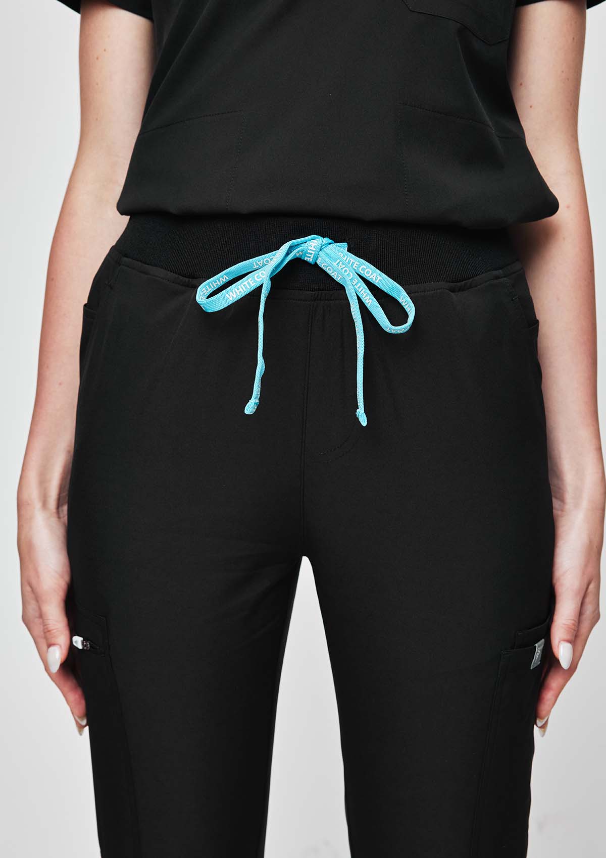 Jogger MoveTech® Scrub Pants - Women / So Black