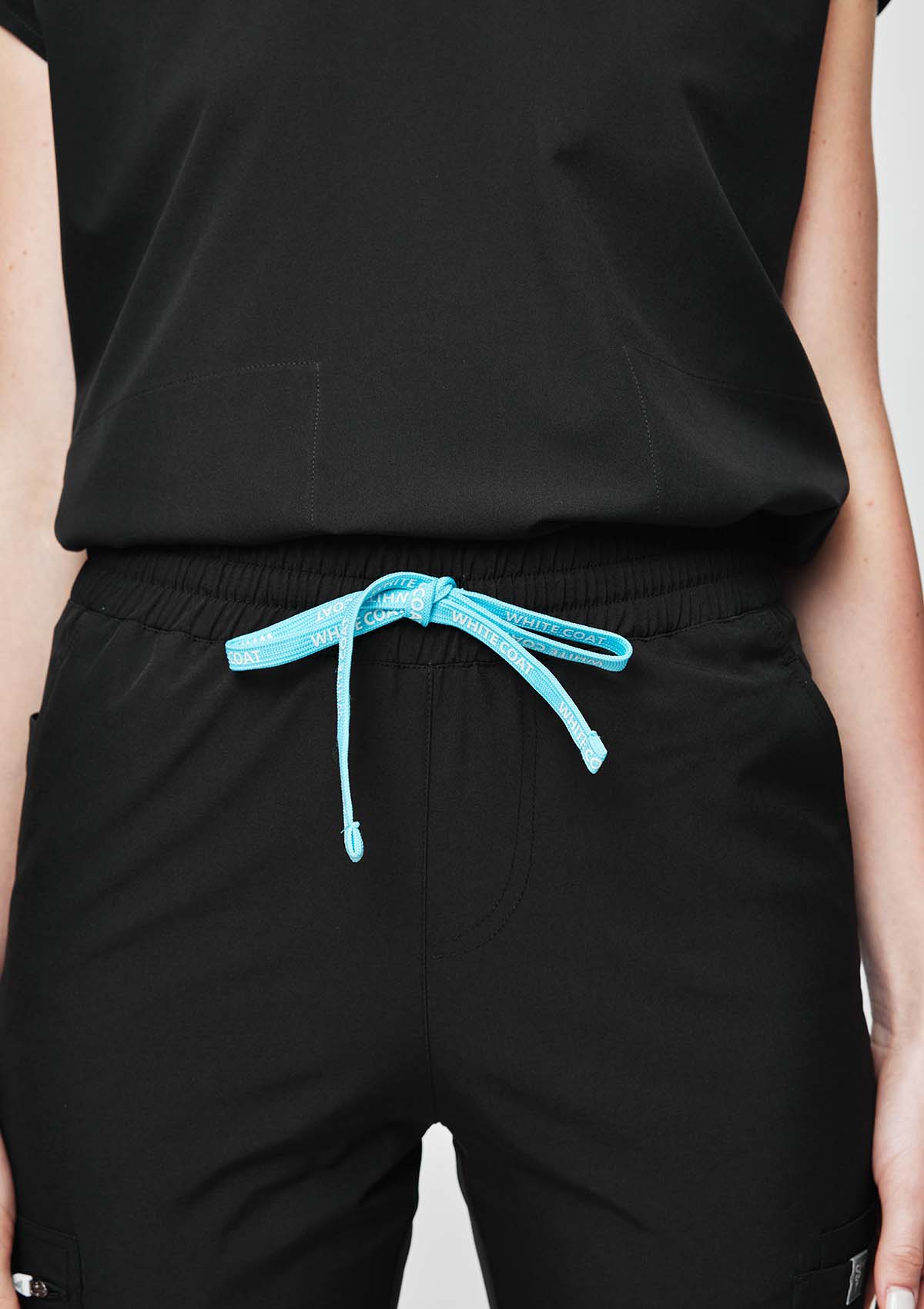 Tapered MoveTech® Scrub Pants - Women / So Black