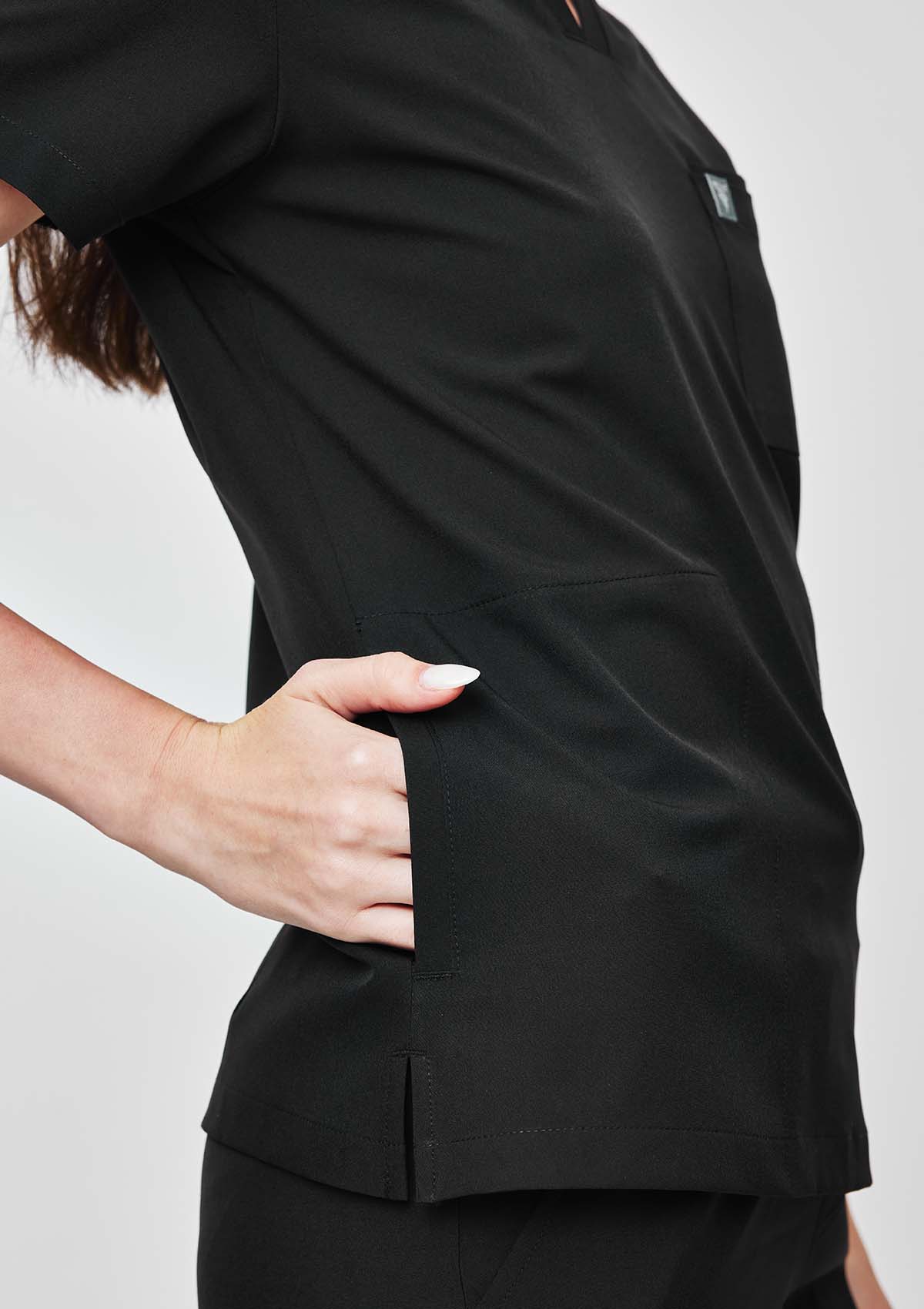 4-Pocket MoveTech® Scrub Top - Women / So Black