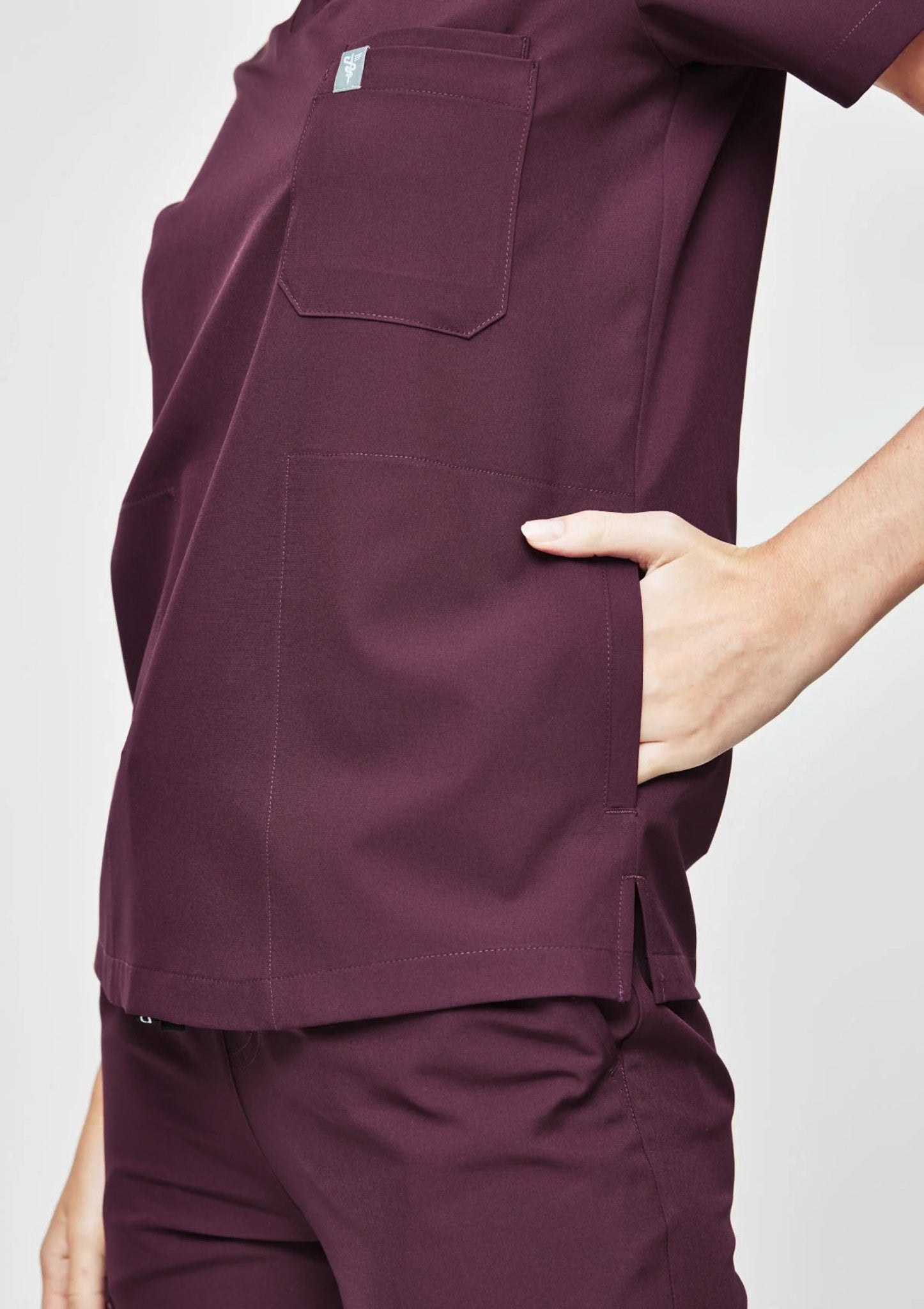 4-Pocket MoveTech® Scrub Top - Women / Merlot