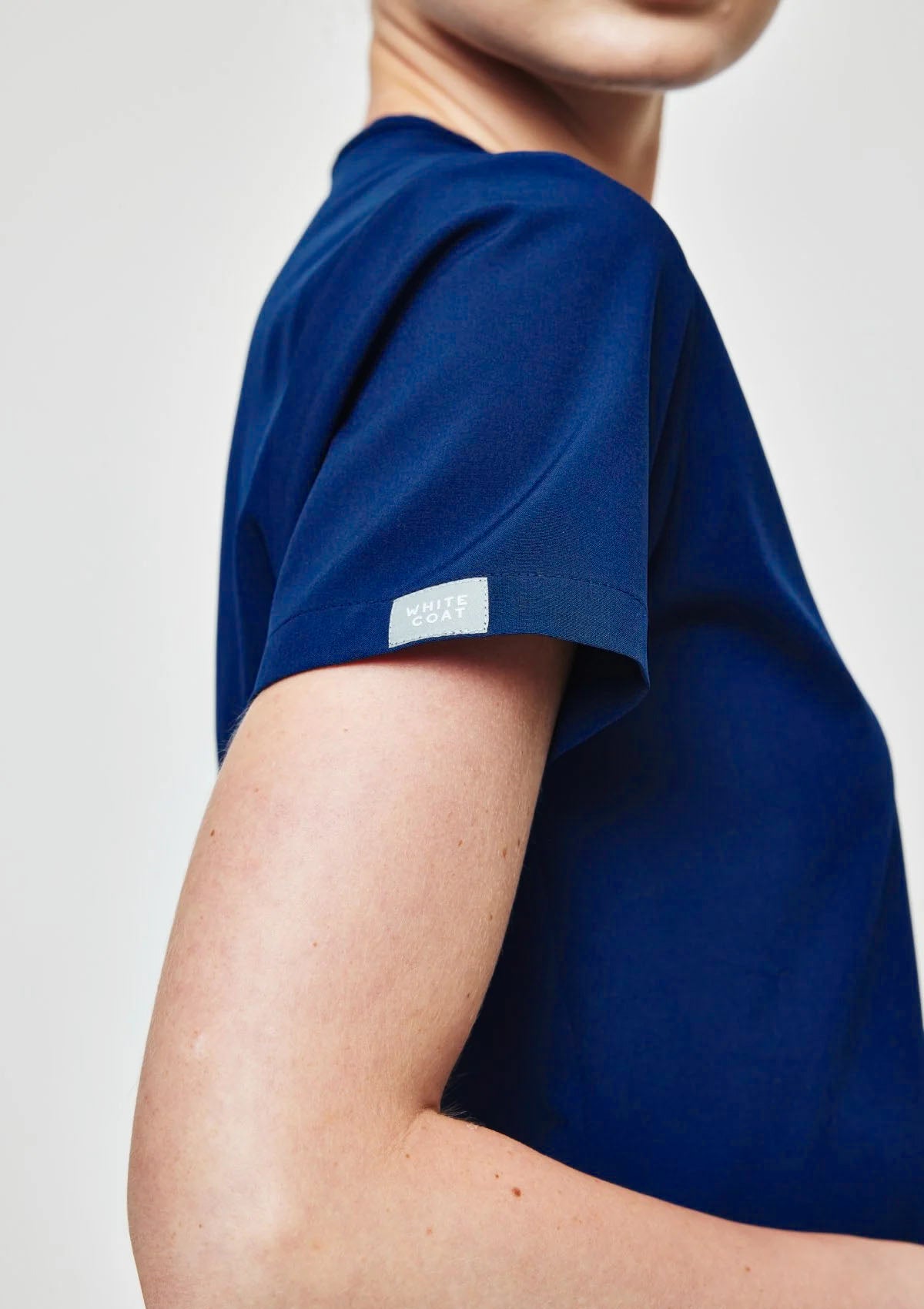 5-Pocket MoveTech® Scrub Top - Women / Navy